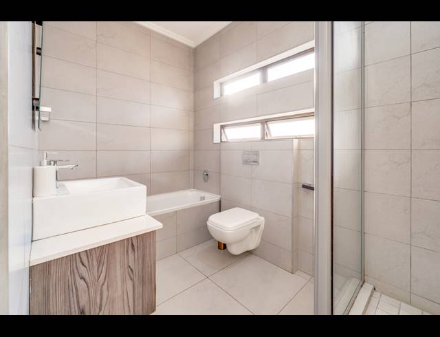 3 BEDROOM HOUSE FOR SALE IN BRYANSTON